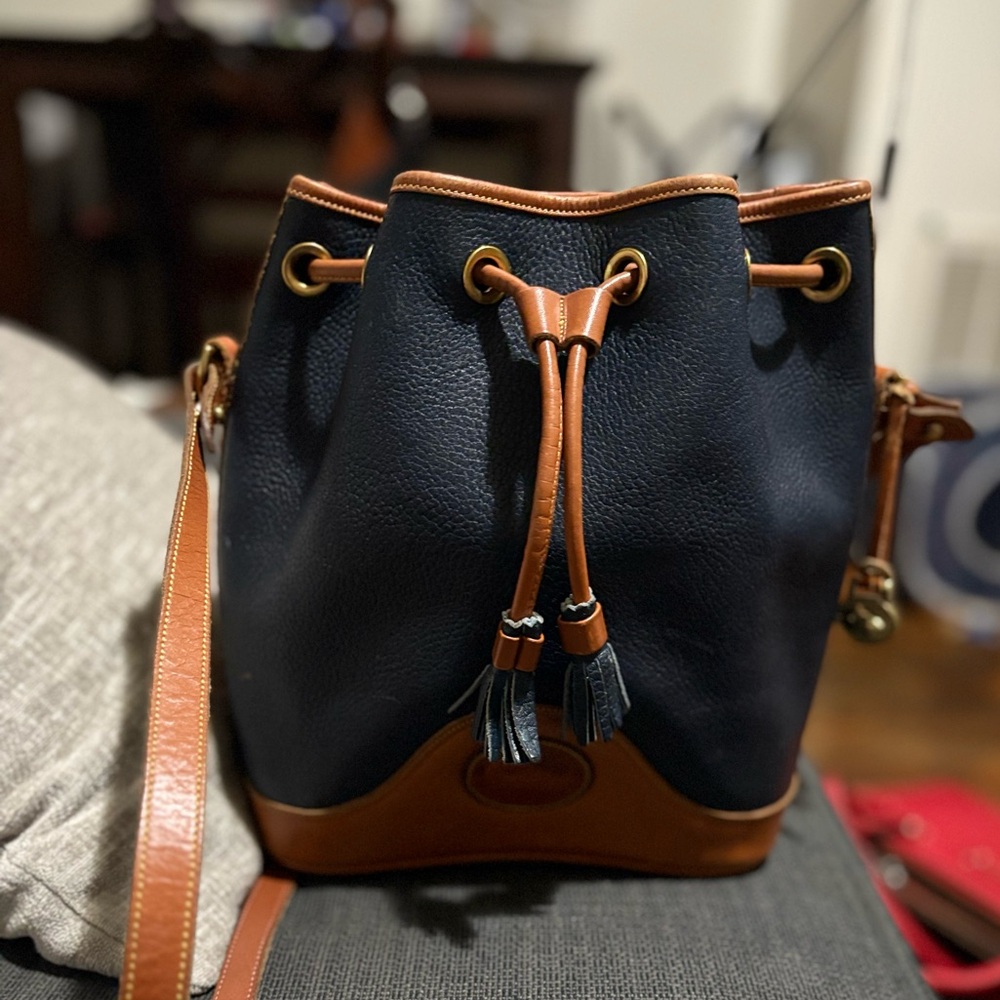 DOONEY&BOURKE BROWN AND NAVY BUCKET BAG